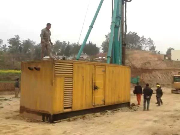 清水如何判断水冷式机油散热器密封件是否需要更换?